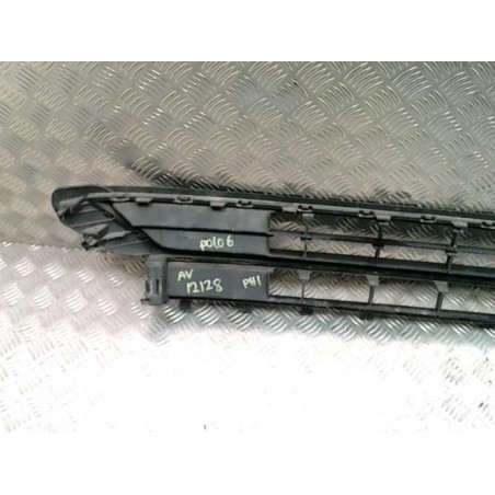 Grille de pare choc VOLKSWAGEN POLO 6 PHASE 1 d’occasion