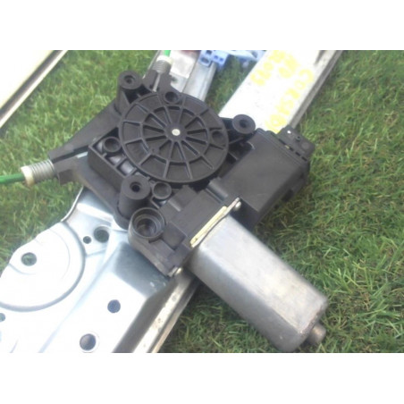 Leve vitre electrique avant droit OPEL CORSA (D) PHASE 1 d’occasion