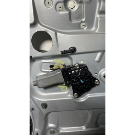 Leve vitre electrique avant droit KIA CARENS 3 d’occasion