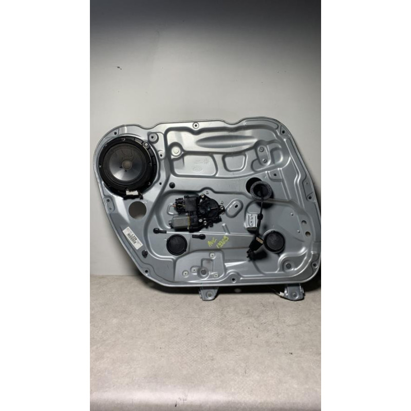 Leve vitre electrique avant gauche KIA CARENS 3 d’occasion