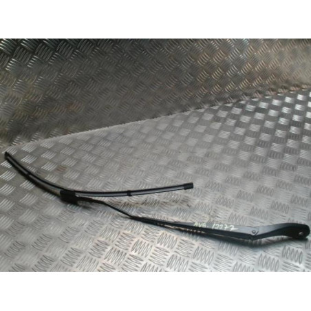 Bras essuie glace avant gauche DACIA SANDERO 3 STEPWAY d’occasion