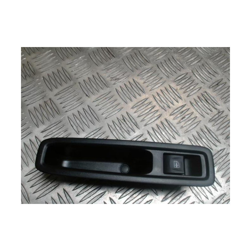 Interrupteur de leve vitre arriere droit DACIA SANDERO 3 STEPWAY d’occasion