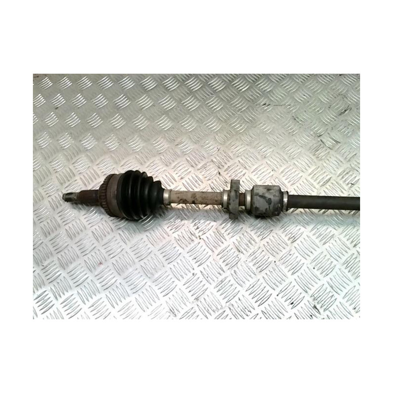 Cardan droit (transmission) RENAULT CLIO 2 PHASE 1 d’occasion