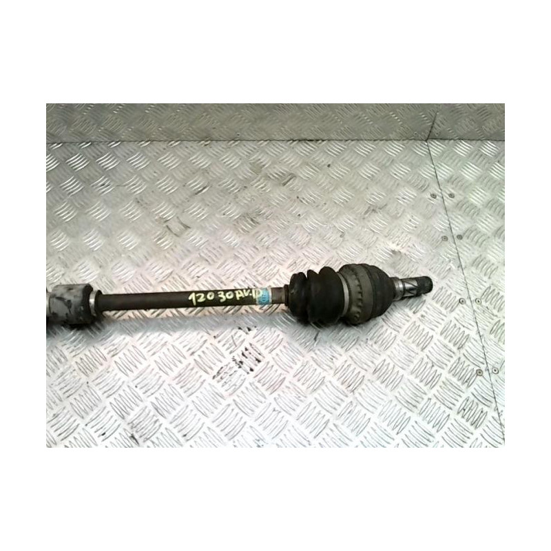 Cardan droit (transmission) RENAULT CLIO 2 PHASE 1 d’occasion