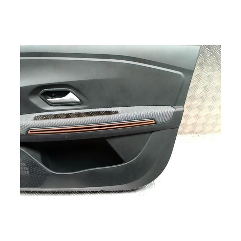 Panneau de porte avant droit DACIA SANDERO 3 STEPWAY d’occasion