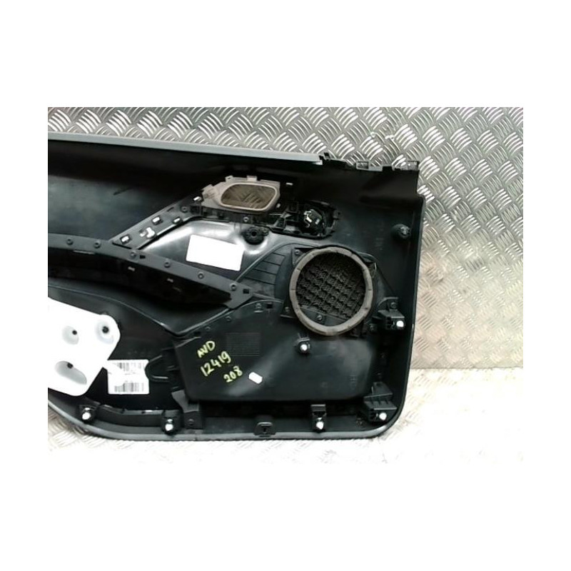 Panneau de porte avant droit PEUGEOT 208 1 PHASE 2 d’occasion