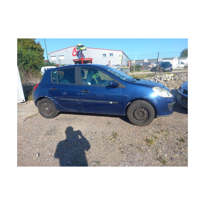 Treuil de roue de secours RENAULT CLIO 3 PHASE 1 d’occasion