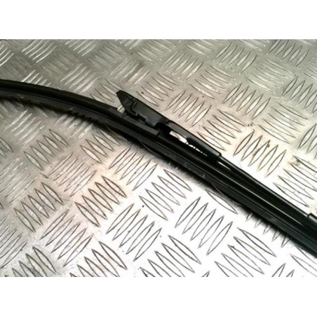 Bras essuie glace avant gauche VOLKSWAGEN POLO 6 PHASE 1 d’occasion