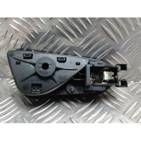 Poignee interieur avant gauche RENAULT CLIO 5 PHASE 1 d’occasion