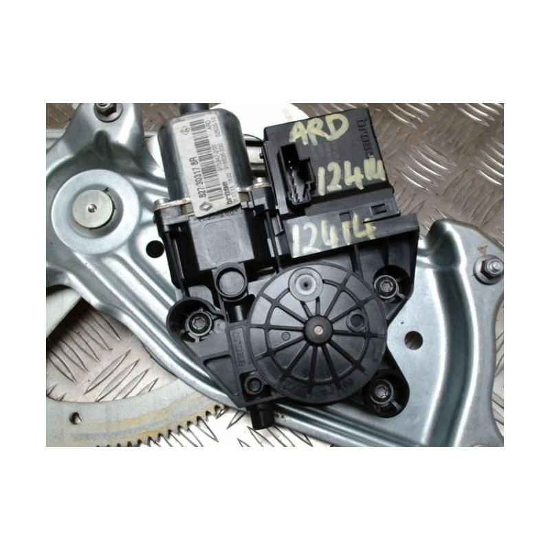 Leve vitre electrique arriere droit RENAULT SCENIC 3 PHASE 1 d’occasion