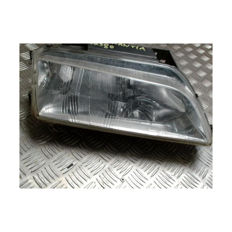 Optique avant principal droit (feux)(phare) CITROEN XANTIA PHASE 2 d’occasion