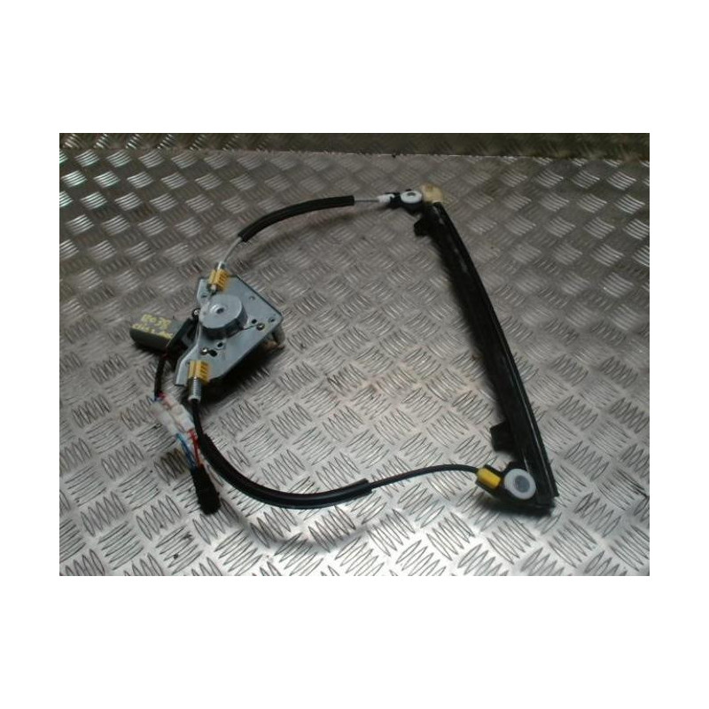 Leve vitre electrique avant gauche RENAULT CLIO 2 CAMPUS PHASE 2 d’occasion