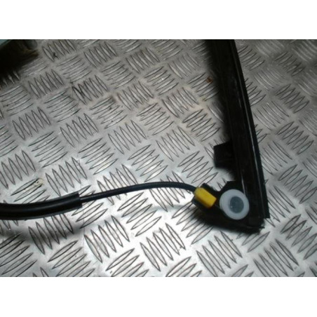 Leve vitre electrique avant gauche RENAULT CLIO 2 CAMPUS PHASE 2 d’occasion