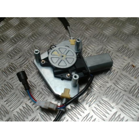 Leve vitre electrique avant gauche RENAULT CLIO 2 CAMPUS PHASE 2 d’occasion