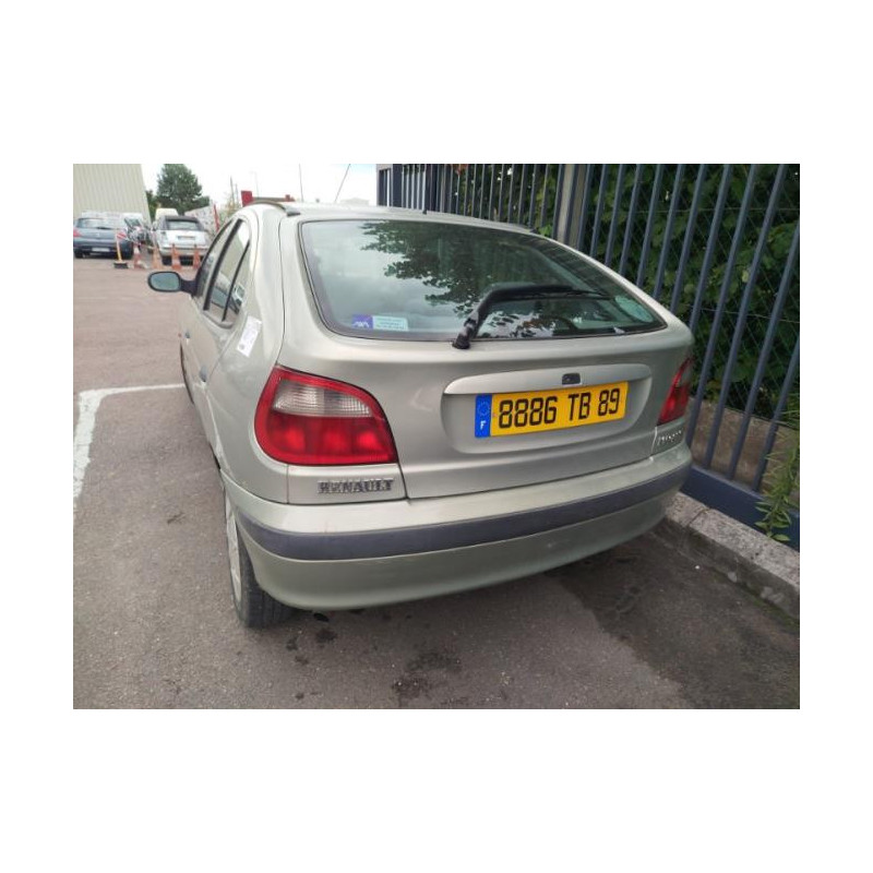 Pare choc avant RENAULT MEGANE 1 PHASE 2 d’occasion