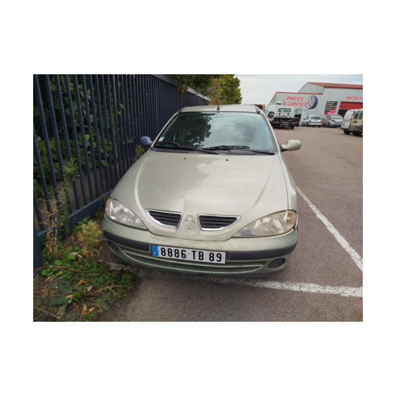 Pare choc avant RENAULT MEGANE 1 PHASE 2 d’occasion
