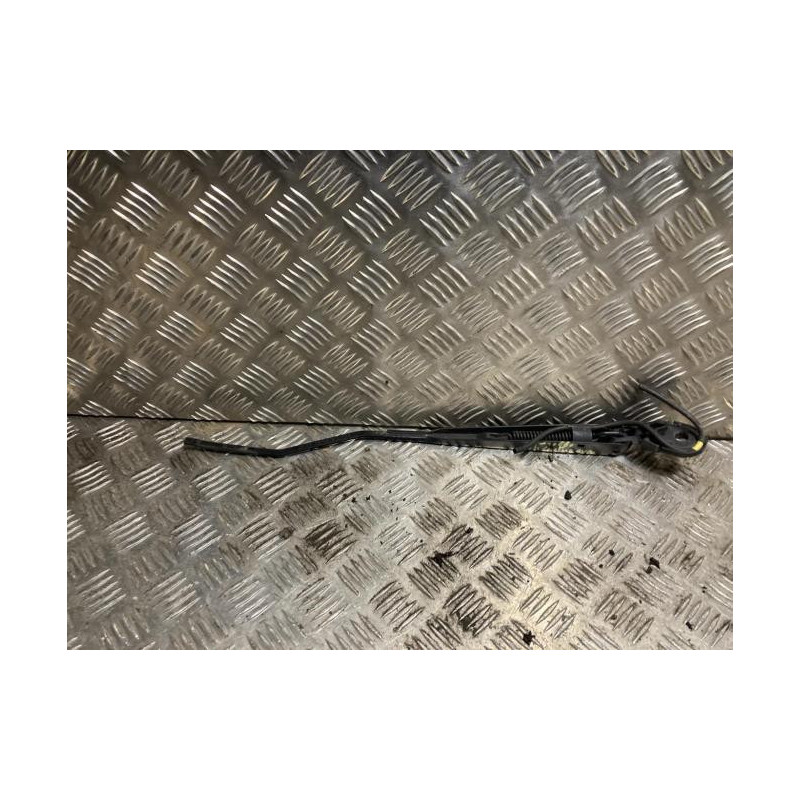 Bras essuie glace avant gauche CITROEN C4 CACTUS d’occasion