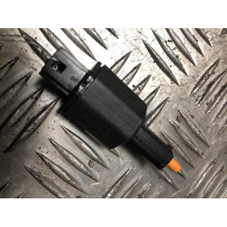 Contacteur feu stop RENAULT SCENIC 3 PHASE 3 d’occasion