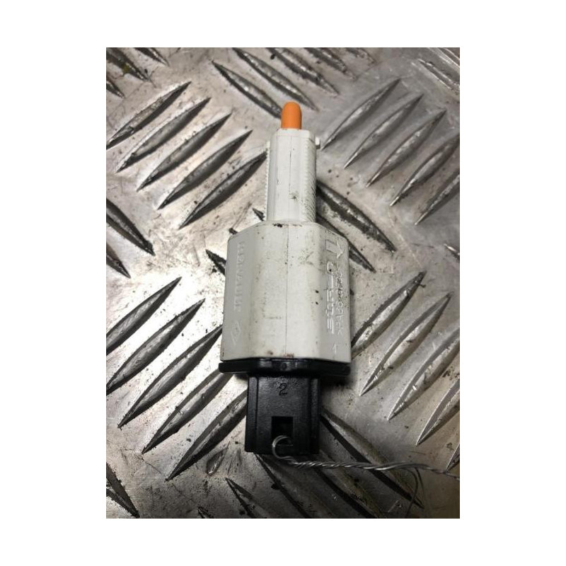 Contacteur feu stop RENAULT SCENIC 3 PHASE 3 d’occasion