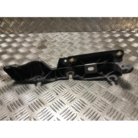 Support aile gauche RENAULT SCENIC 3 PHASE 3 d’occasion