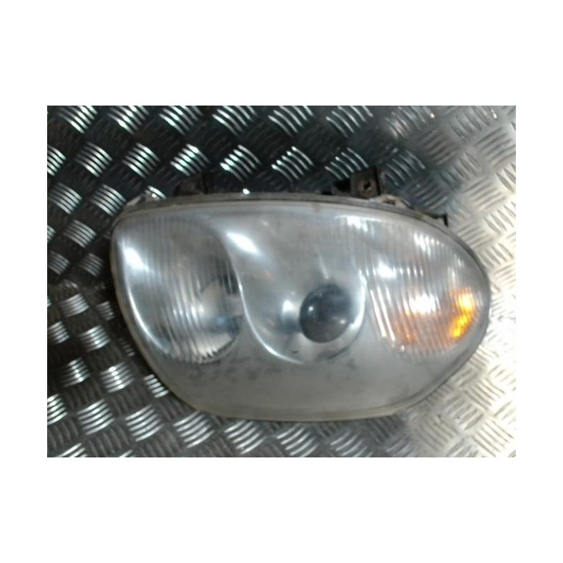 Optique avant principal droit (feux)(phare) RENAULT CLIO 2 PHASE 1 d’occasion
