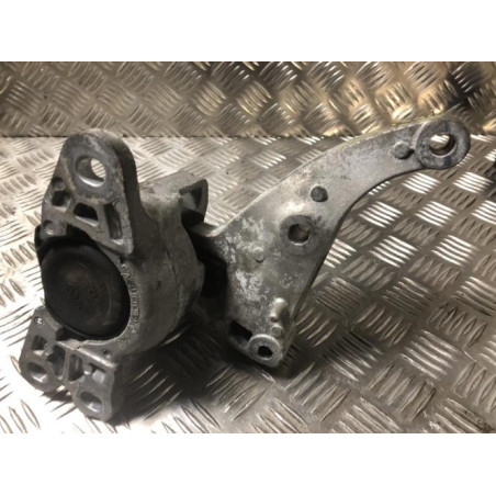 Support moteur droit RENAULT TRAFIC 3 COURT PHASE 2 d’occasion