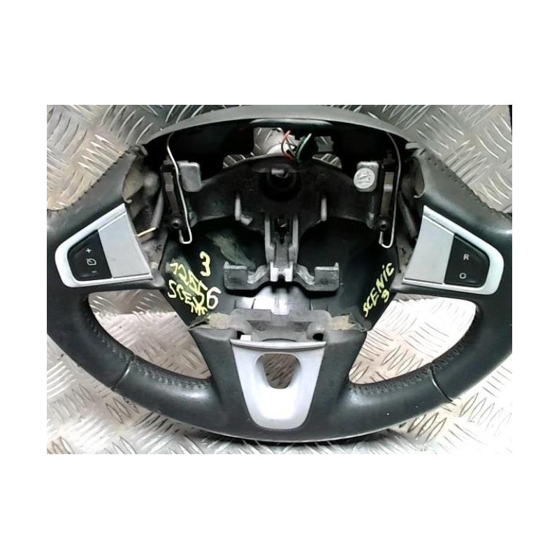 Volant RENAULT SCENIC 3 PHASE 2 d’occasion