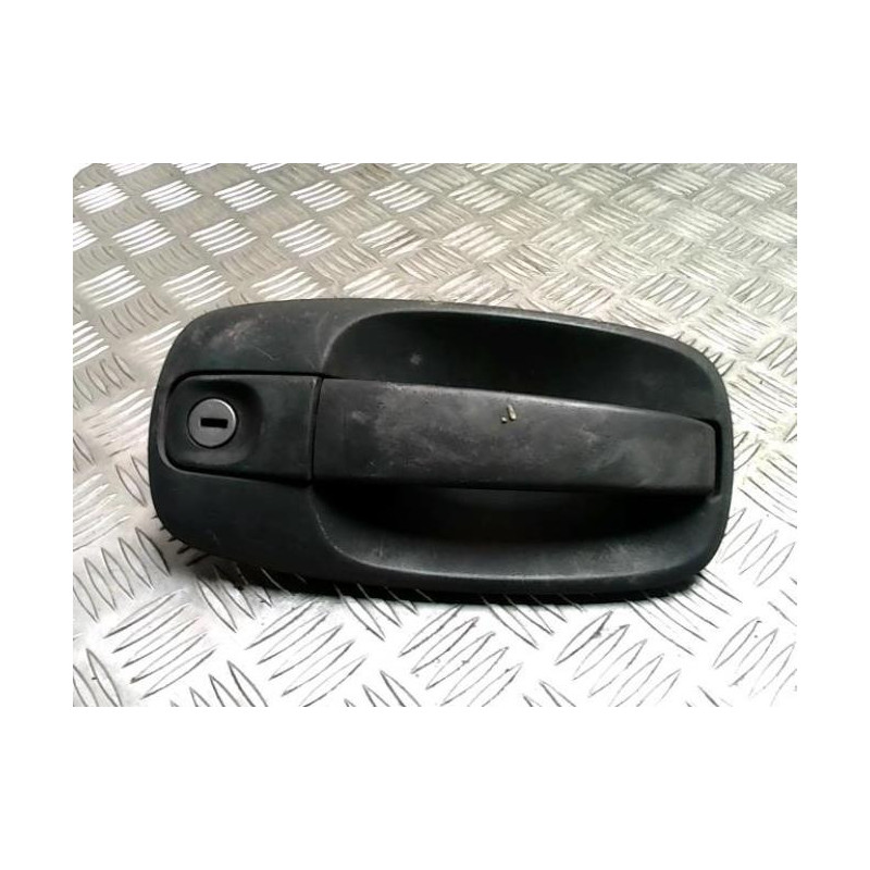 Poignee porte arriere gauche RENAULT TRAFIC 2 PHASE 1 d’occasion