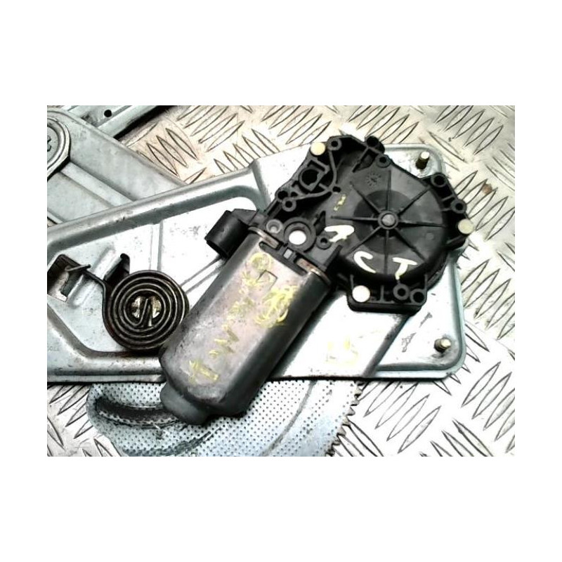Leve vitre electrique avant gauche RENAULT TWINGO 1 PHASE 3 d’occasion