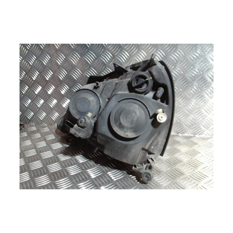 Optique avant principal droit (feux)(phare) RENAULT CLIO 2 PHASE 2 d’occasion