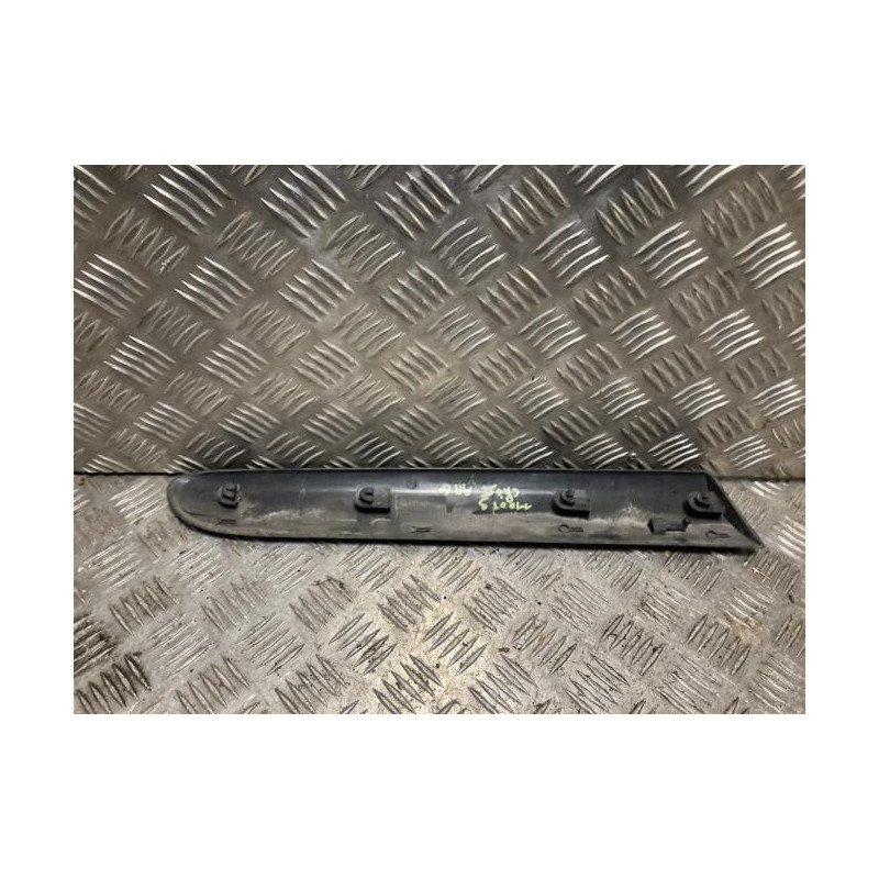Baguette de porte arriere gauche  RENAULT CLIO 2 CAMPUS PHASE 2 d’occasion