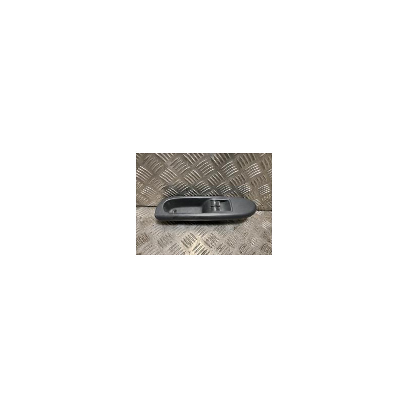 Interrupteur de leve vitre avant gauche RENAULT CLIO 2 CAMPUS PHASE 2 d’occasion