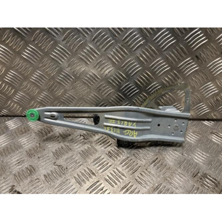 Leve vitre mecanique arriere gauche TOYOTA YARIS 2 PHASE 1 d’occasion