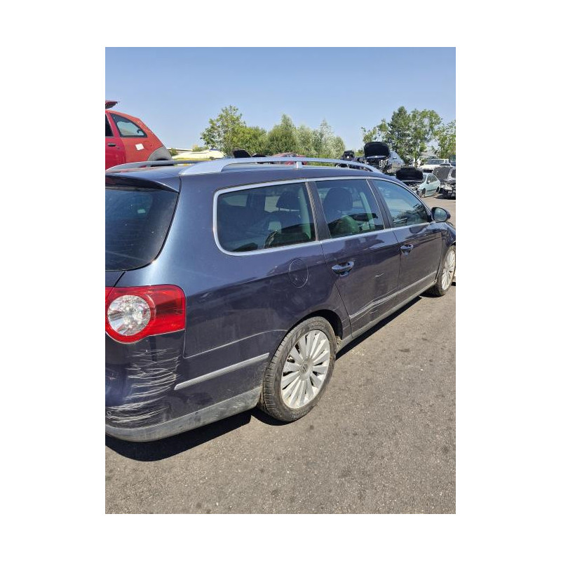 Feu arriere secondaire droit (feux) VOLKSWAGEN PASSAT 5 BREAK d’occasion