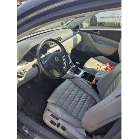 Feu arriere secondaire droit (feux) VOLKSWAGEN PASSAT 5 BREAK d’occasion