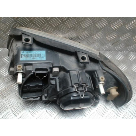Optique avant principal droit (feux)(phare) AUDI A4 1 PHASE 2 d’occasion
