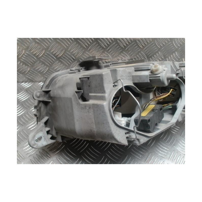 Optique avant principal droit (feux)(phare) ALFA ROMEO 147 PHASE 1 d’occasion