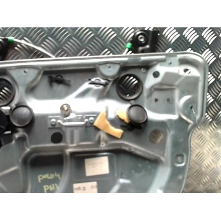 Leve vitre electrique avant droit VOLKSWAGEN POLO 4 PHASE 1 d’occasion