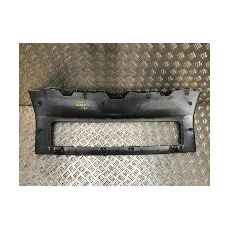 Calandre PEUGEOT  d’occasion