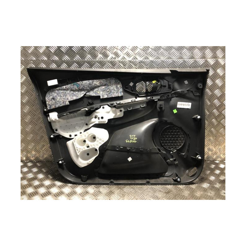 Panneau de porte avant droit RENAULT CLIO 4 PHASE 2 d’occasion