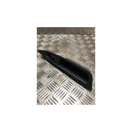 Interrupteur de leve vitre arriere droit NISSAN QASHQAI 2 PHASE 1 d’occasion