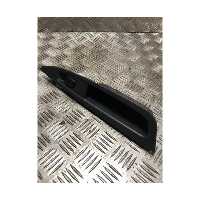 Interrupteur de leve vitre arriere droit NISSAN QASHQAI 2 PHASE 1 d’occasion