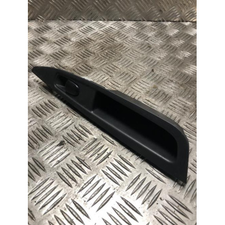 Interrupteur de leve vitre arriere droit NISSAN QASHQAI 2 PHASE 1 d’occasion