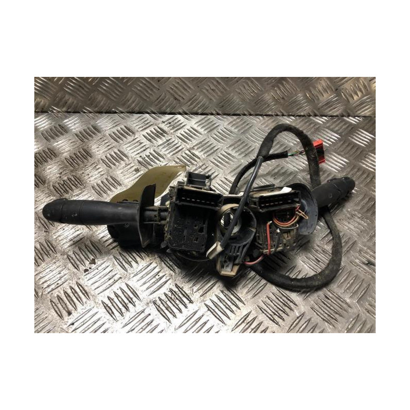 Com (Bloc Contacteur Tournant+Commodo Essuie Glace+Commodo Phare) RENAULT KANGOO 1 PHASE 2 d’occasion