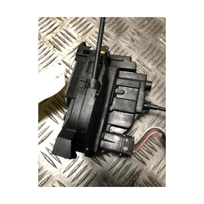 Serrure arriere droit RENAULT CLIO 3 PHASE 2 d’occasion