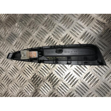 Interrupteur de leve vitre arriere droit NISSAN QASHQAI 2 PHASE 1 d’occasion