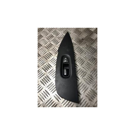 Interrupteur de leve vitre avant droit NISSAN QASHQAI 2 PHASE 1 d’occasion