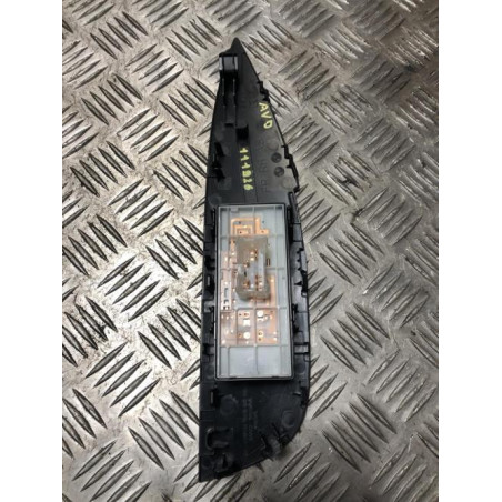 Interrupteur de leve vitre avant droit NISSAN QASHQAI 2 PHASE 1 d’occasion
