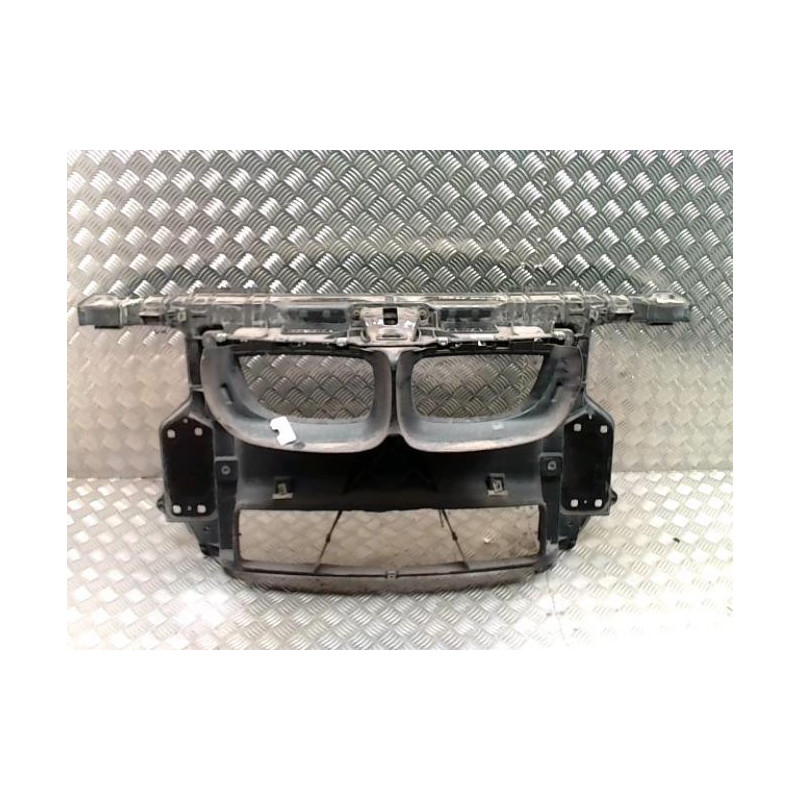 Armature avant, Masque avant BMW SERIE 1 E87 PHASE 1 d’occasion