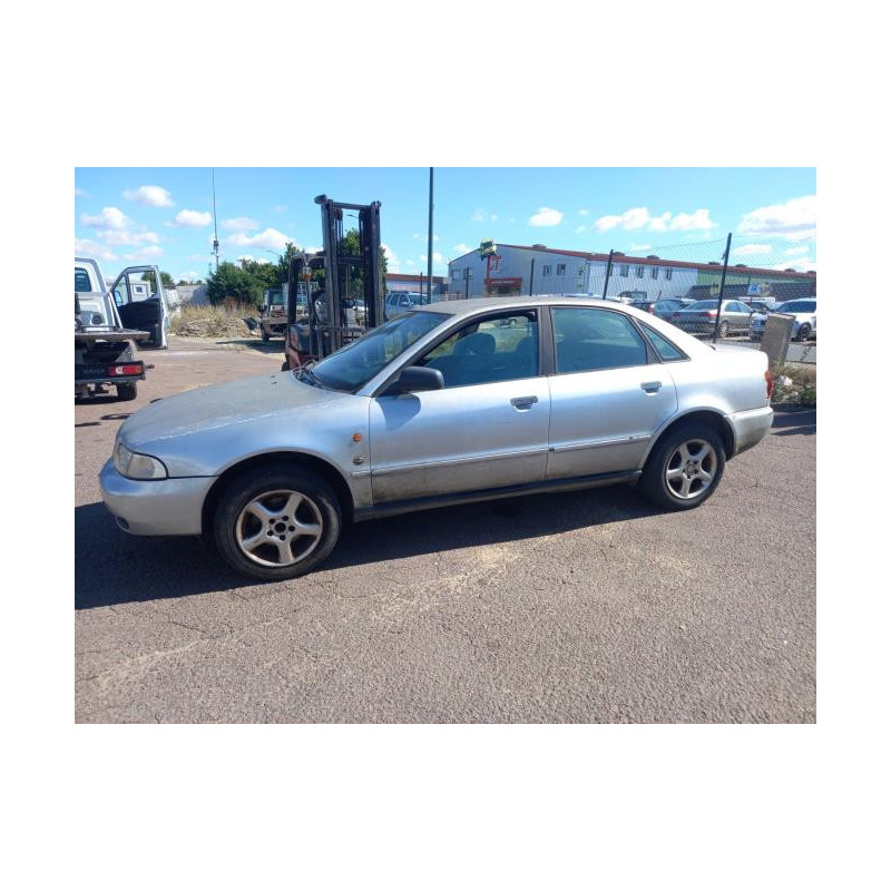 Armature avant, Masque avant AUDI A4 1 PHASE 1 d’occasion